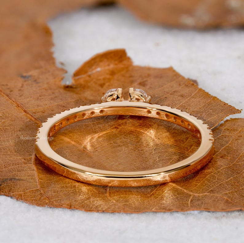 Round Toi et Moi Lab Grown Diamond Ring – 14K Gold Pave Band