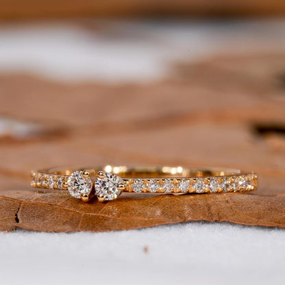 Round Toi et Moi Lab Grown Diamond Ring – 14K Gold Pave Band