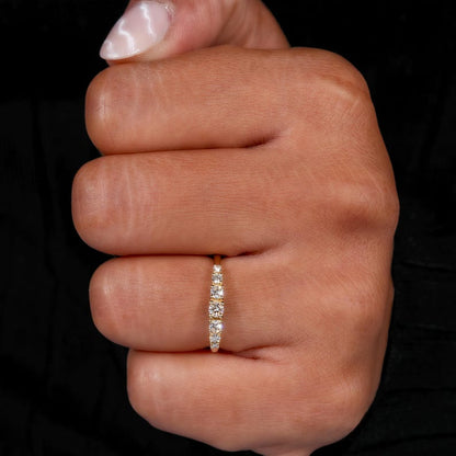 Round Lab Grown Diamond Ring – 7 Stone Minimal 14K Gold Band