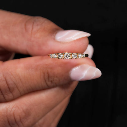 Round Lab Grown Diamond Ring – 7 Stone Minimal 14K Gold Band