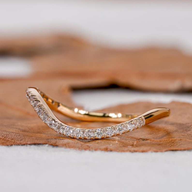 Curved Wavy Lab Diamond Band – Elegant Pavé Stacking Ring