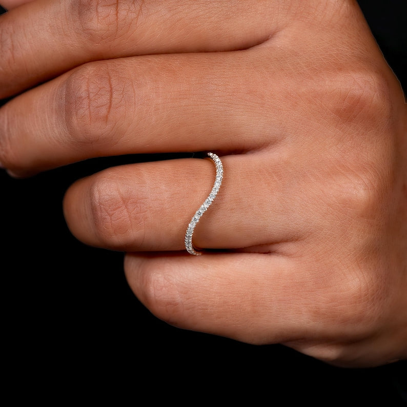 Curved Wavy Lab Diamond Band – Elegant Pavé Stacking Ring