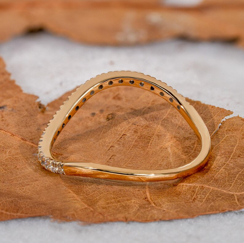 Curved Wavy Lab Diamond Band – Elegant Pavé Stacking Ring