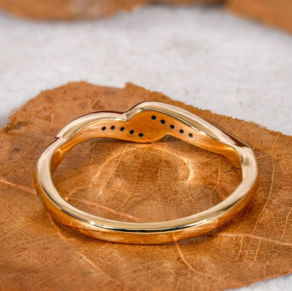 Round Lab Diamond Wave Ring – Minimal 14K Gold Stackable Ring