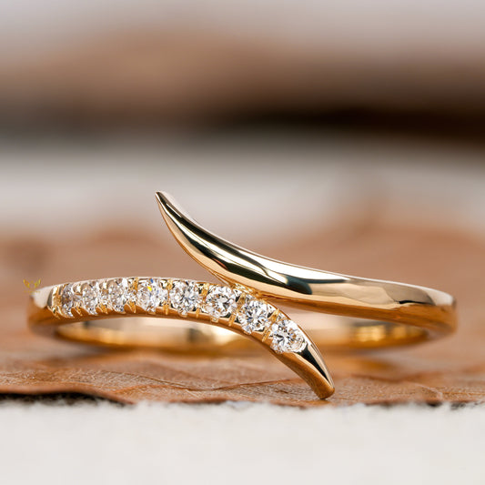 Lab Diamond Wave Bypass Ring – Minimal 14K Gold