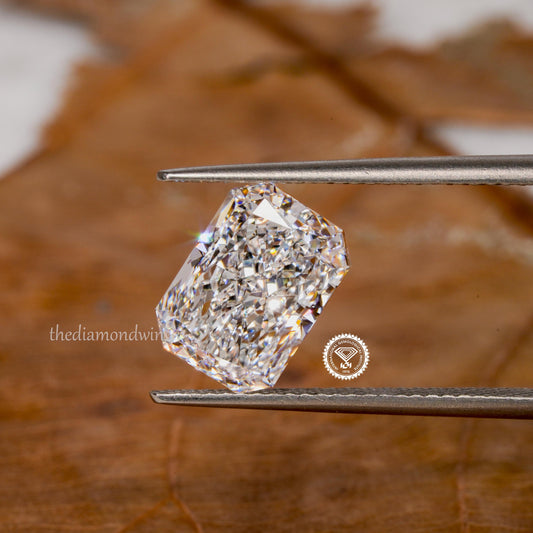 3.00CT Radiant Cut Lab Grown Diamond, E VS IGI Certified CVD Diamond