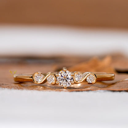 5 Stone Lab Diamond Ring – Minimalist Gold Wedding Band