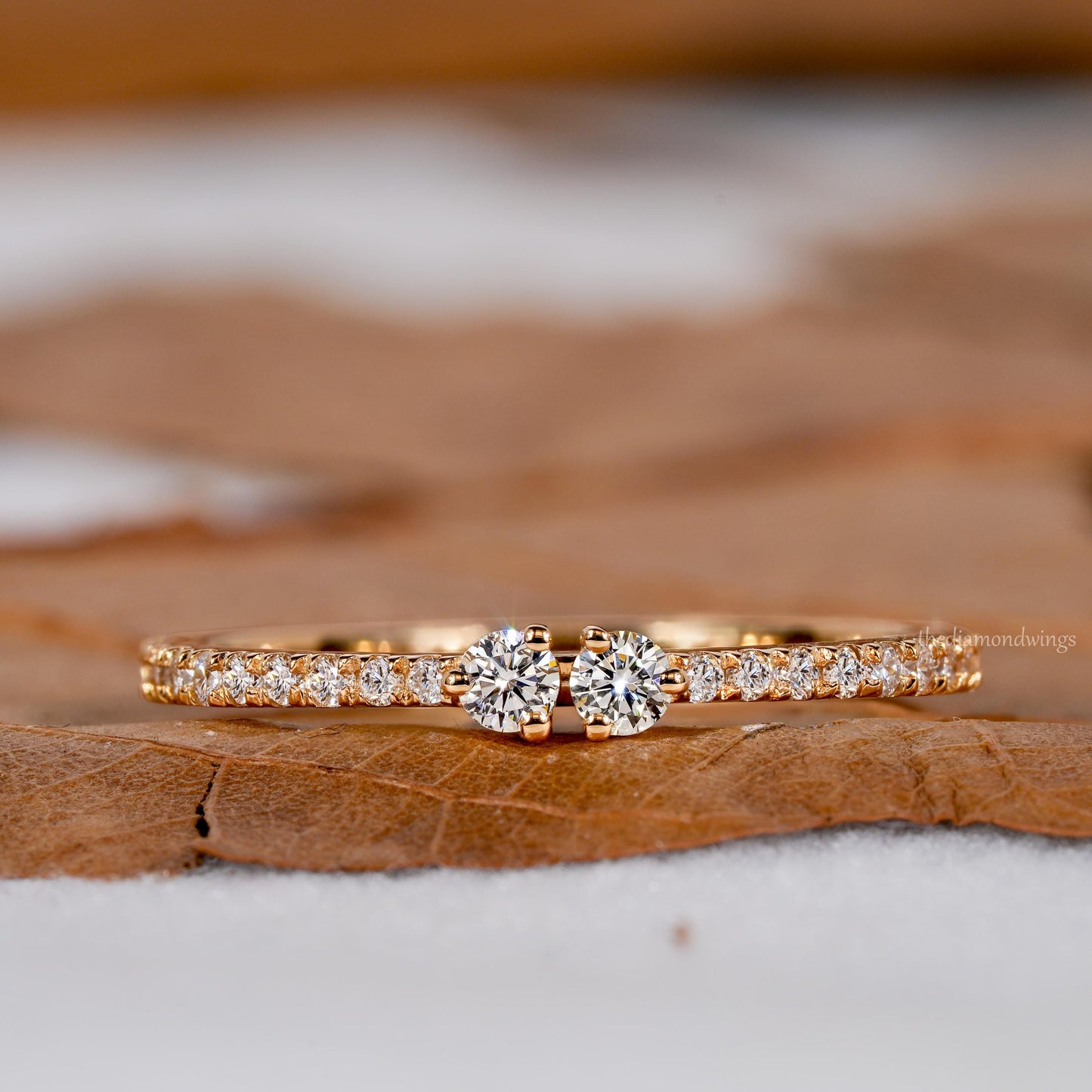 Round Toi et Moi Lab Grown Diamond Ring – 14K Gold Pave Band