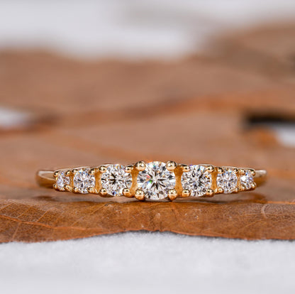 Round Lab Grown Diamond Ring – 7 Stone Minimal 14K Gold Band