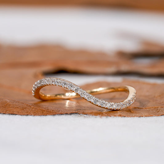 Curved Wavy Lab Diamond Band – Elegant Pavé Stacking Ring