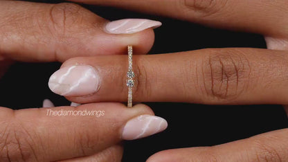 Round Toi et Moi Lab Grown Diamond Ring – 14K Gold Pave Band