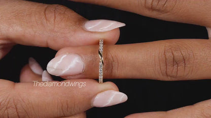 Round Lab Diamond Twisted Half Eternity Band